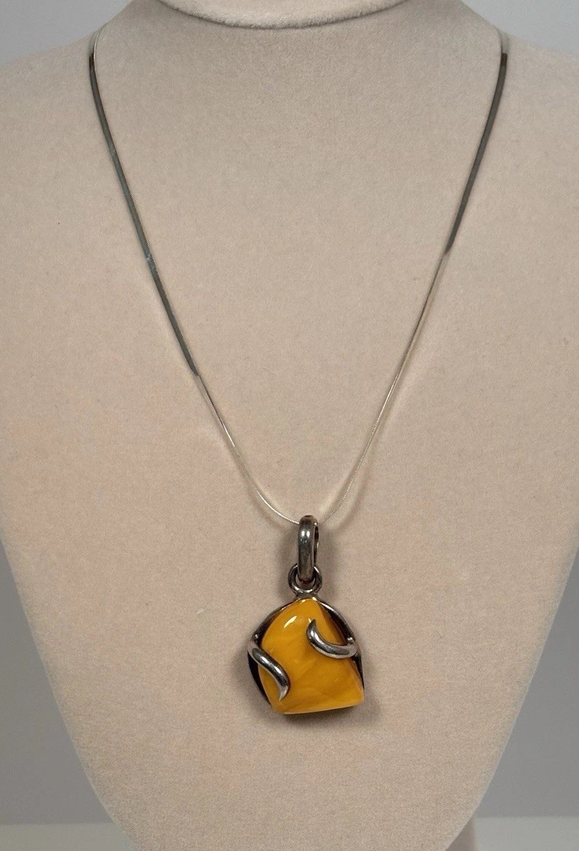Vintage 925 Sterling Butterscotch Egg Yolk Amber Pendant 17” Silver Necklace 9g