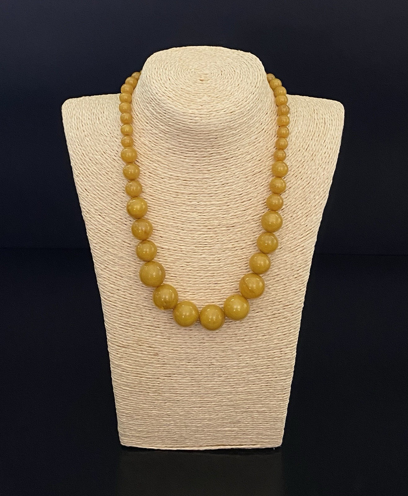 VTG Egg Yolk Butterscotch Amber Bakelite Marbleized Graduated Bead Necklace 60g