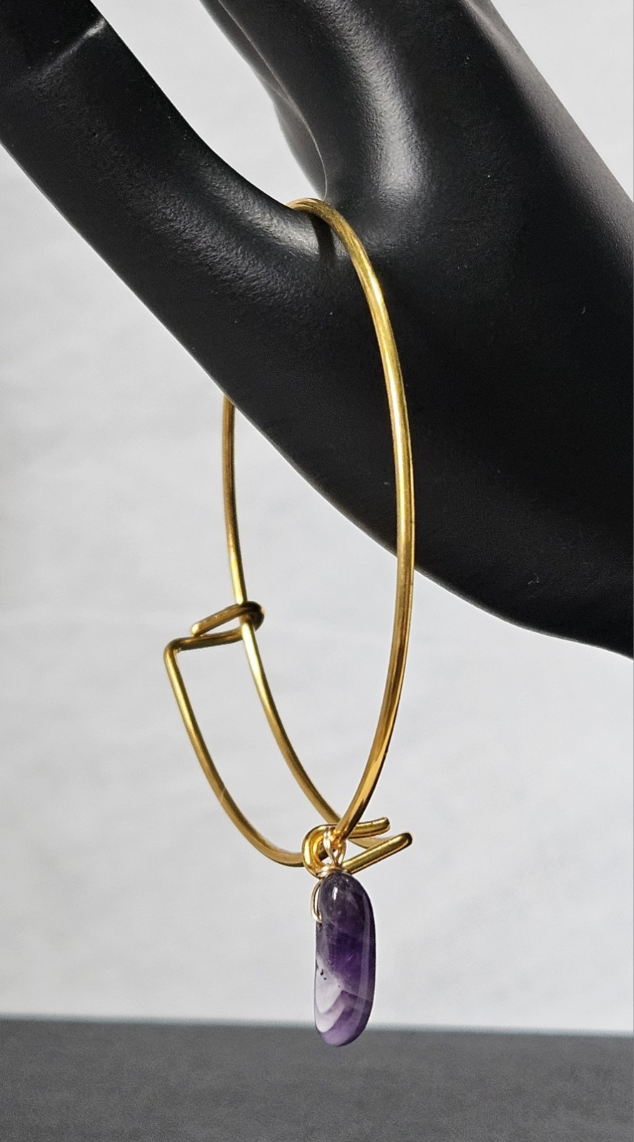 Gold Tone Bangle Bracelet Purple Stone Dangle Charm J1-3372