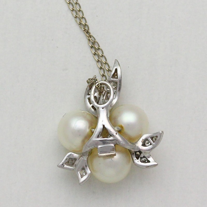 14K White Gold Pearl & Accent Diamond Vintage Pendant 15 Inch Long Necklace