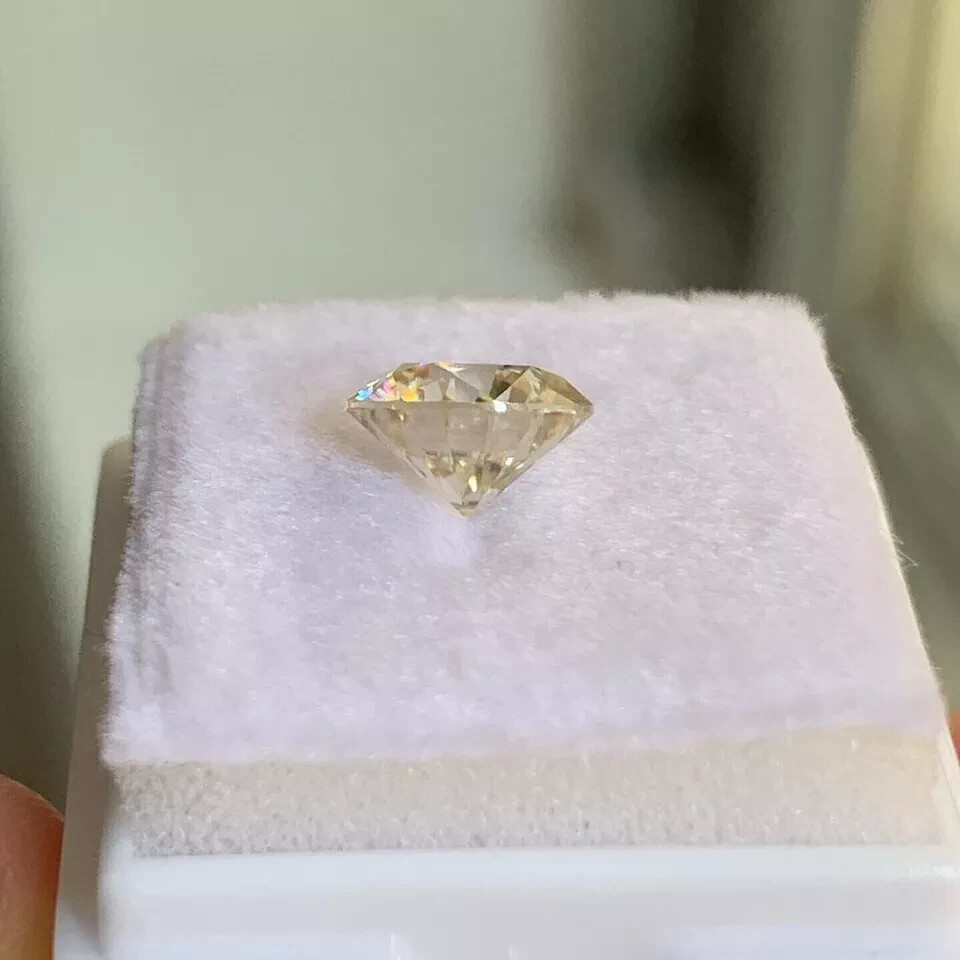 5 CT Natural Yellow Diamond, Round Cut, 11.50mm, VVS1 D Grade Certified D02