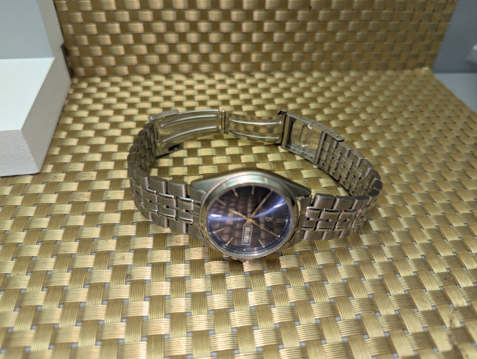 Berenger Sting Ray Quartz Watch Men 100m Analog 330 FEET Water Resistant