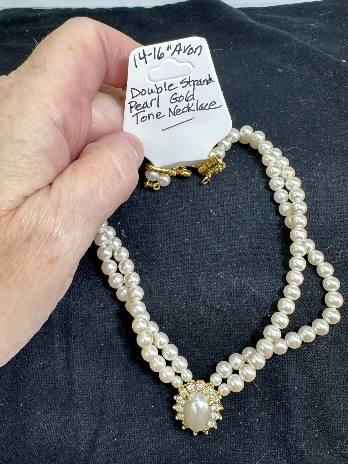 Necklace 14/16″ Pearls 2 Strand w Flower Center Piece AVON Vintage M-6713