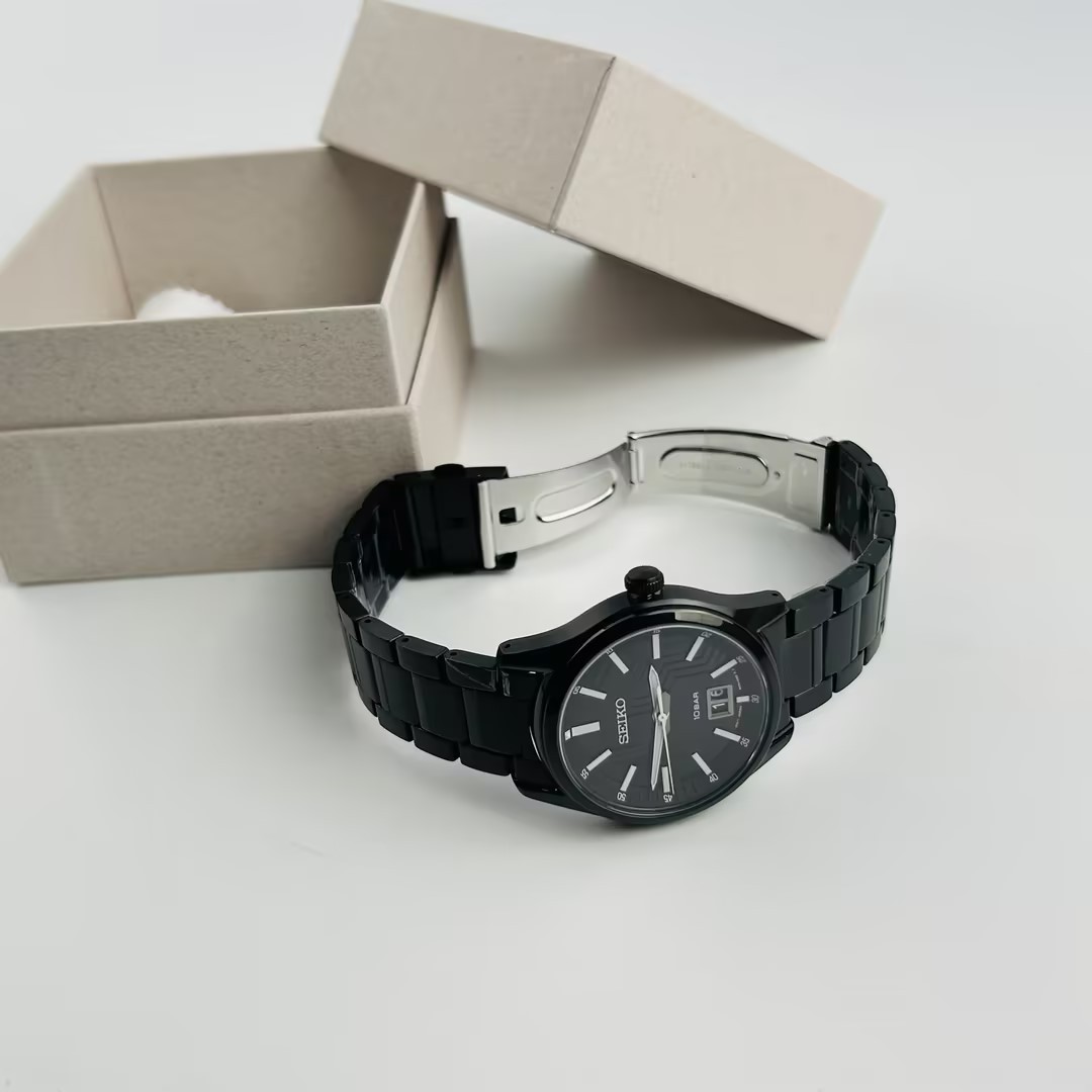 Seiko Essentials SUR515 Black Dial Stainless Steel Men’s Quartz Watch 39.5mm New