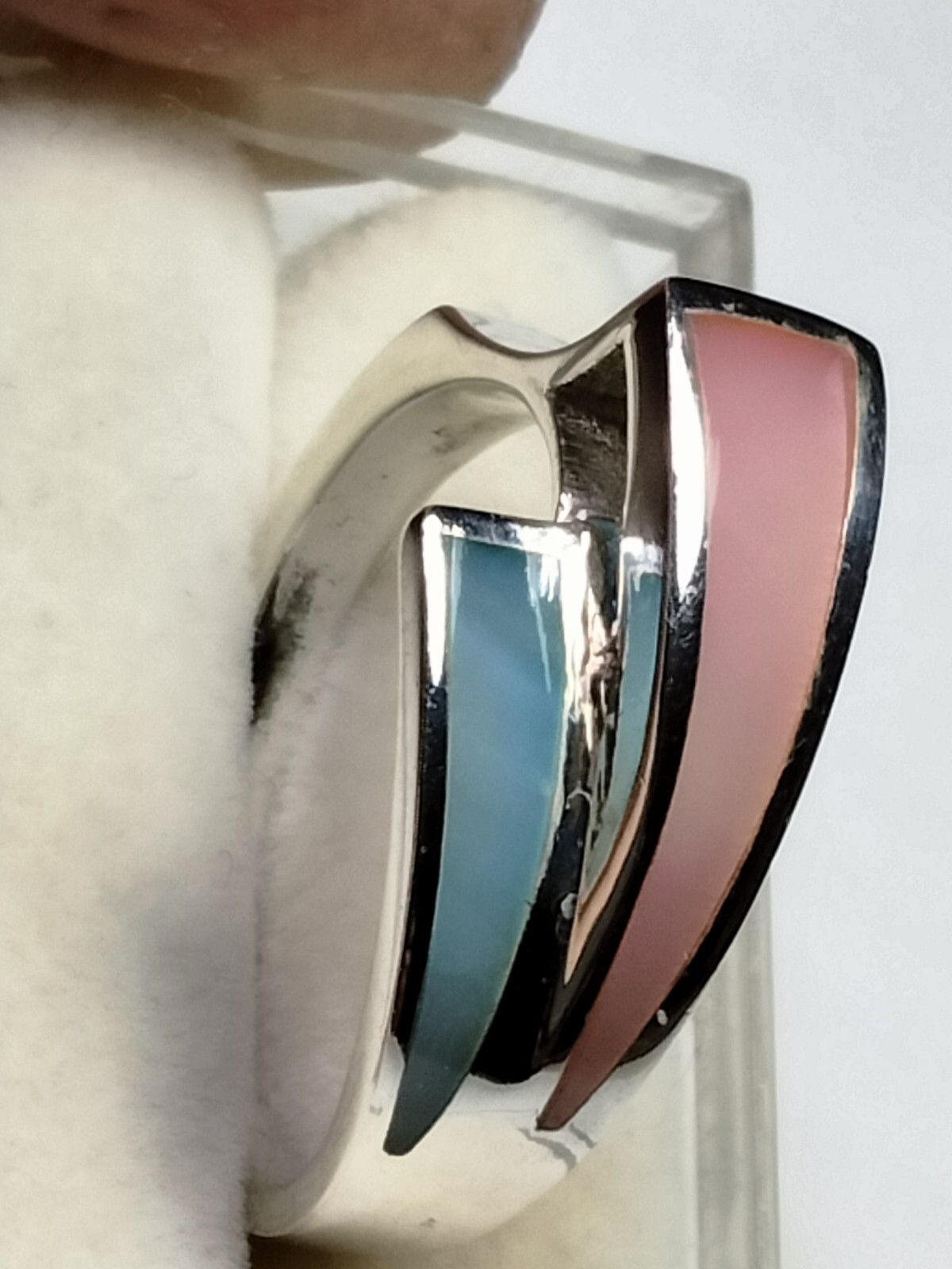 CHARMING MOP INLAYS IN TRENDY STERLING SILVER.925 RING SIZE 8.75-9.0