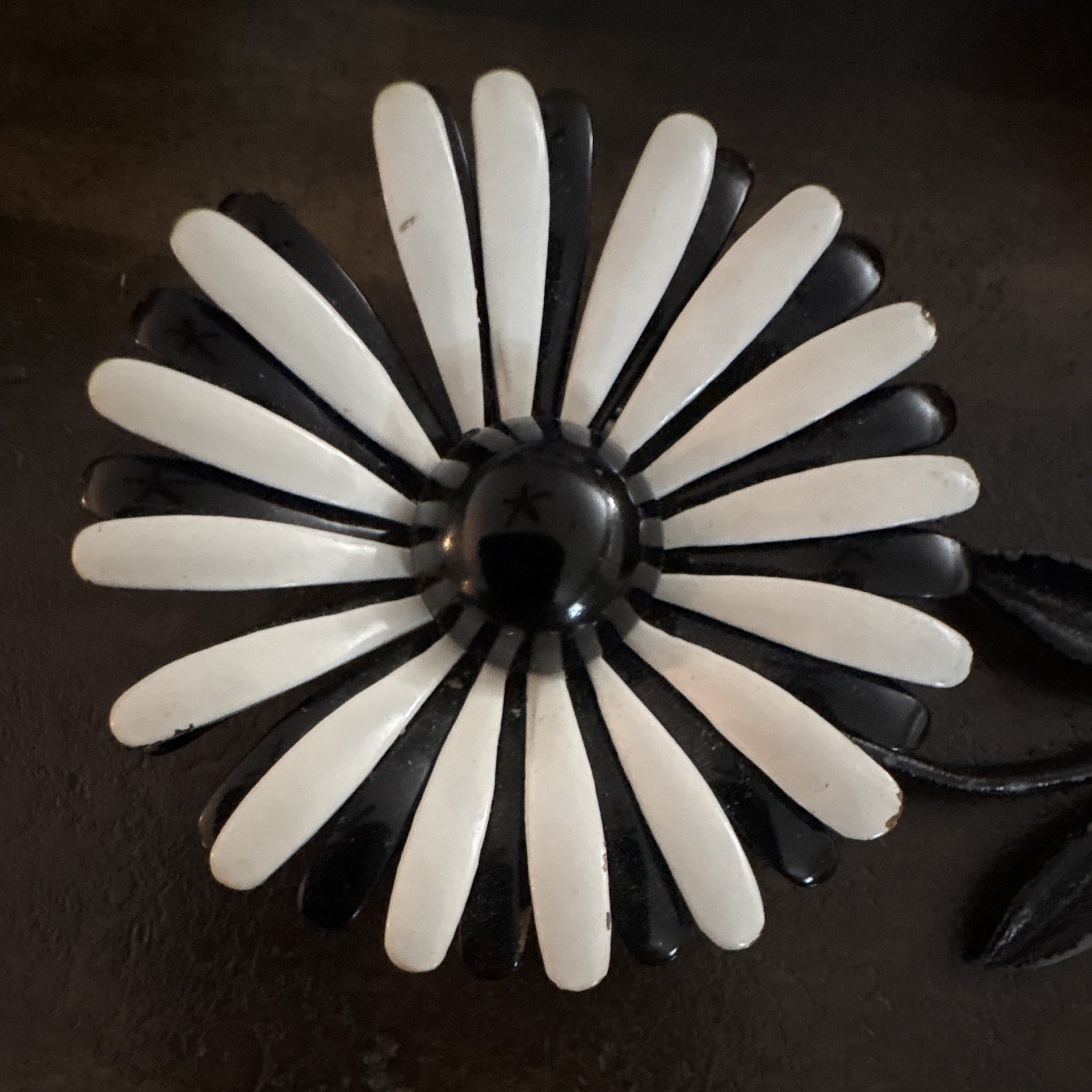 Black & White Enamel Flower Brooch Pin, Metal, Flowers & Plants Theme