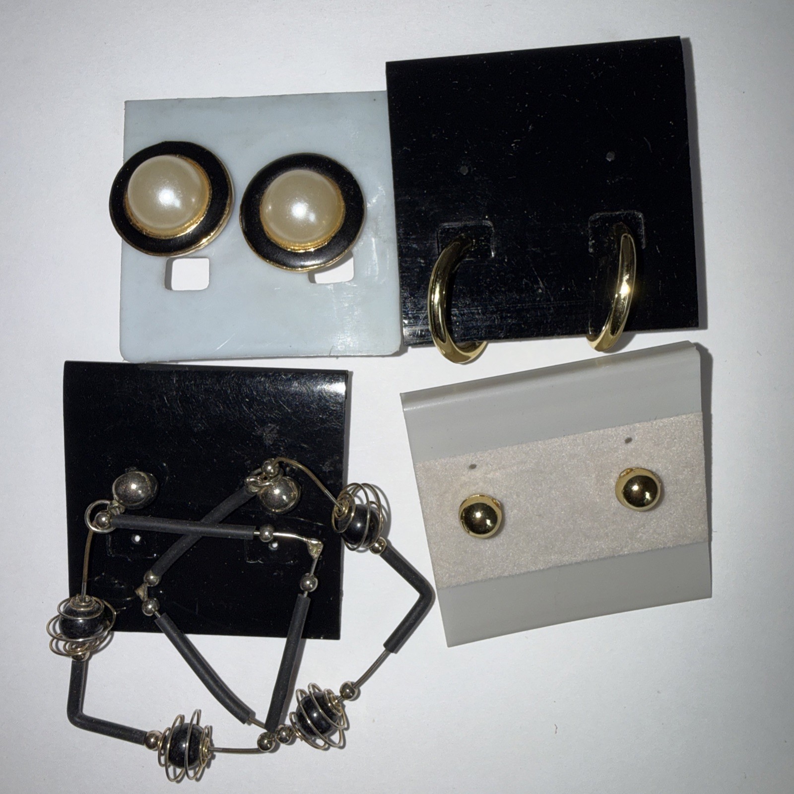 NEW Wholesale Resell Lot 100 Pairs Women’s Fashion Pierced Earrings on Cards