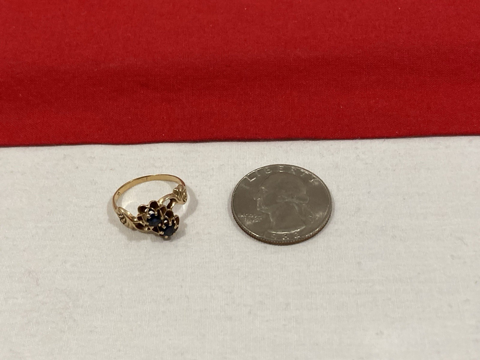 Vintage QC 10k Solid Yellow Gold Blue Sapphire Stone Belcher Band Ring SIZE 4.75