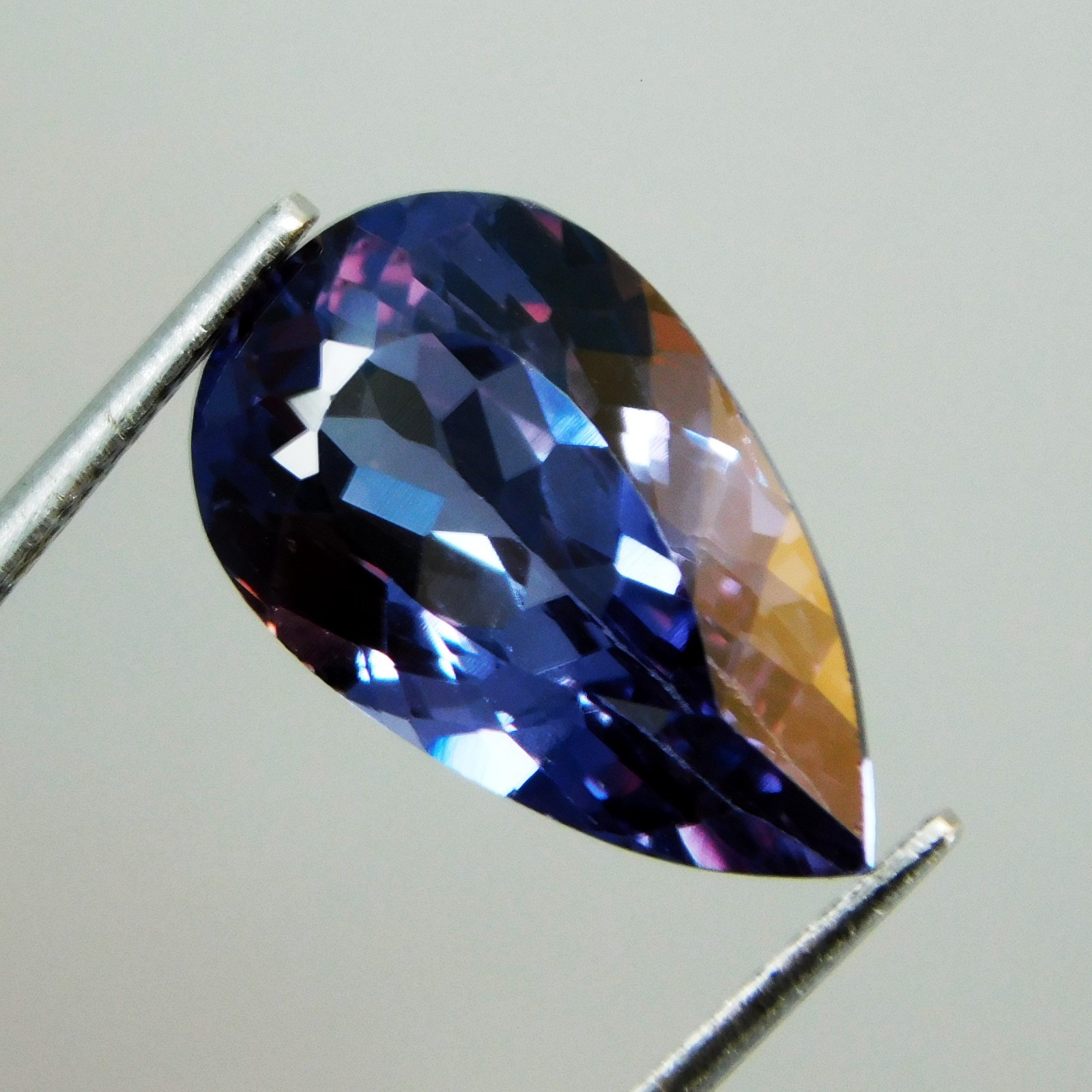 Certified 6.45 Cts Natural Color Change Alexandrite Gemstone From Tanzania