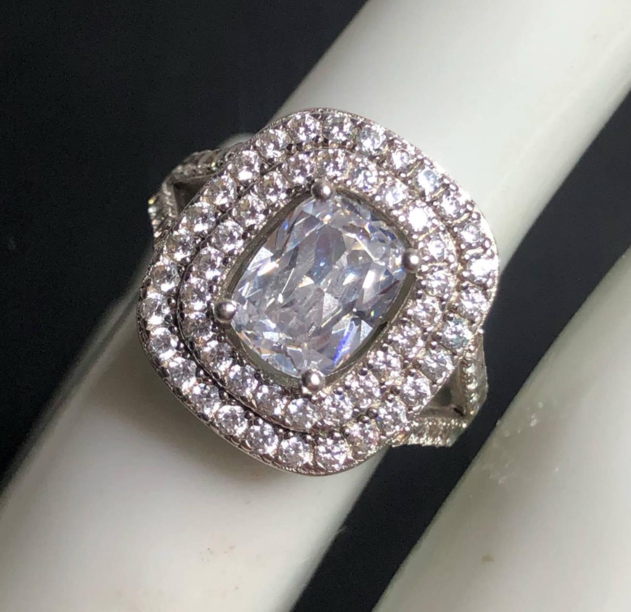 4430 Sterling silver signed 925 CW Cushion cut CZ Halo ring sz 5.5 4.7grams