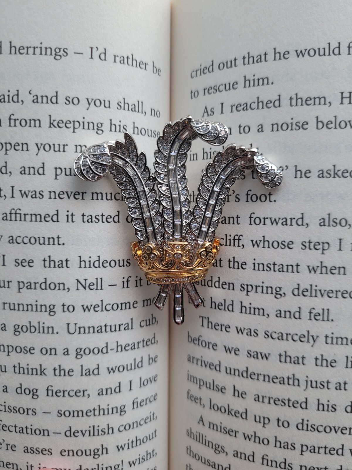 Duchess of Windsors Prince of Wales brooch, Elizabeth Taylor,royal, Gift