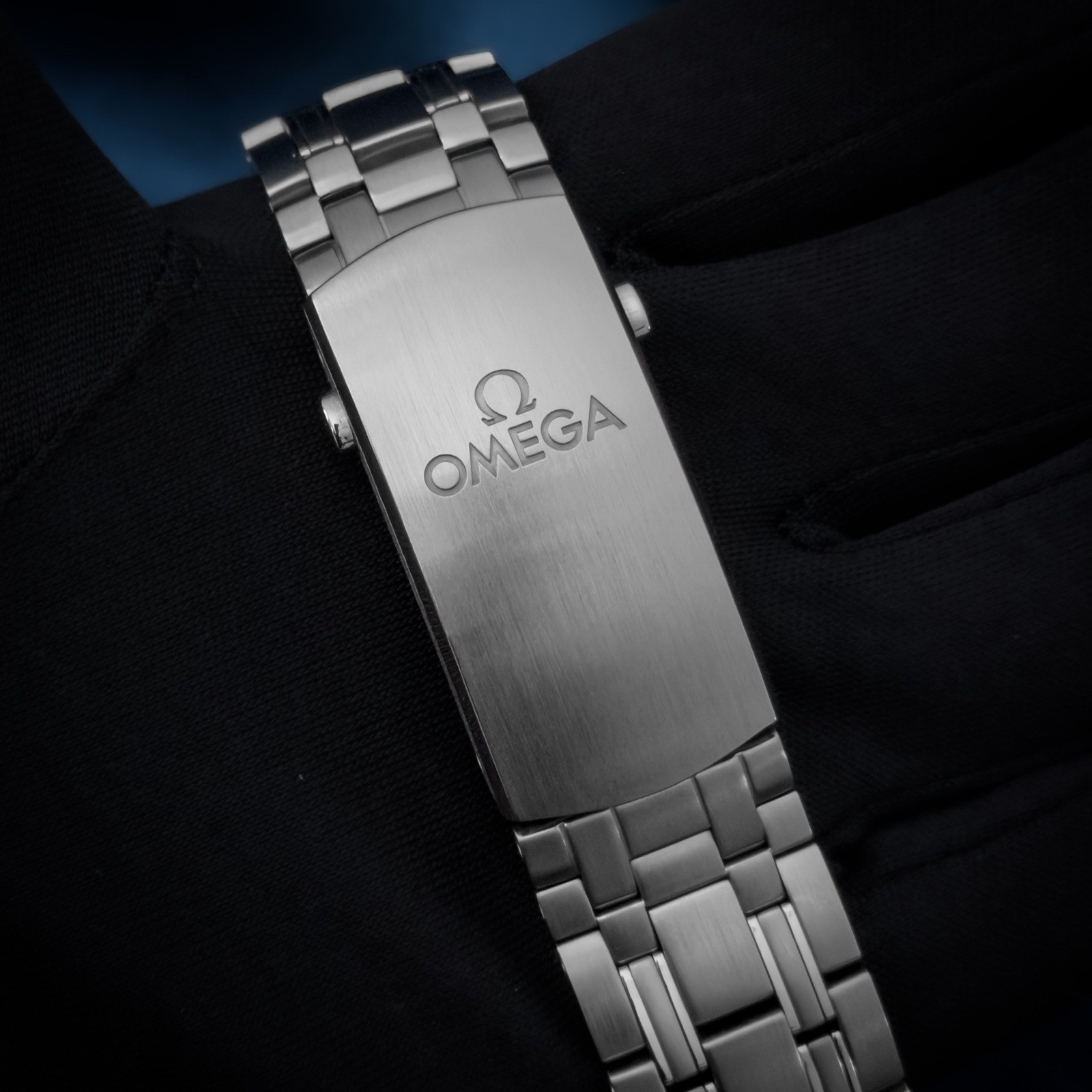 OMEGA Seamaster 300M White Wave Dial 42mm Full Set – Ref 210.30.42.20.04.001