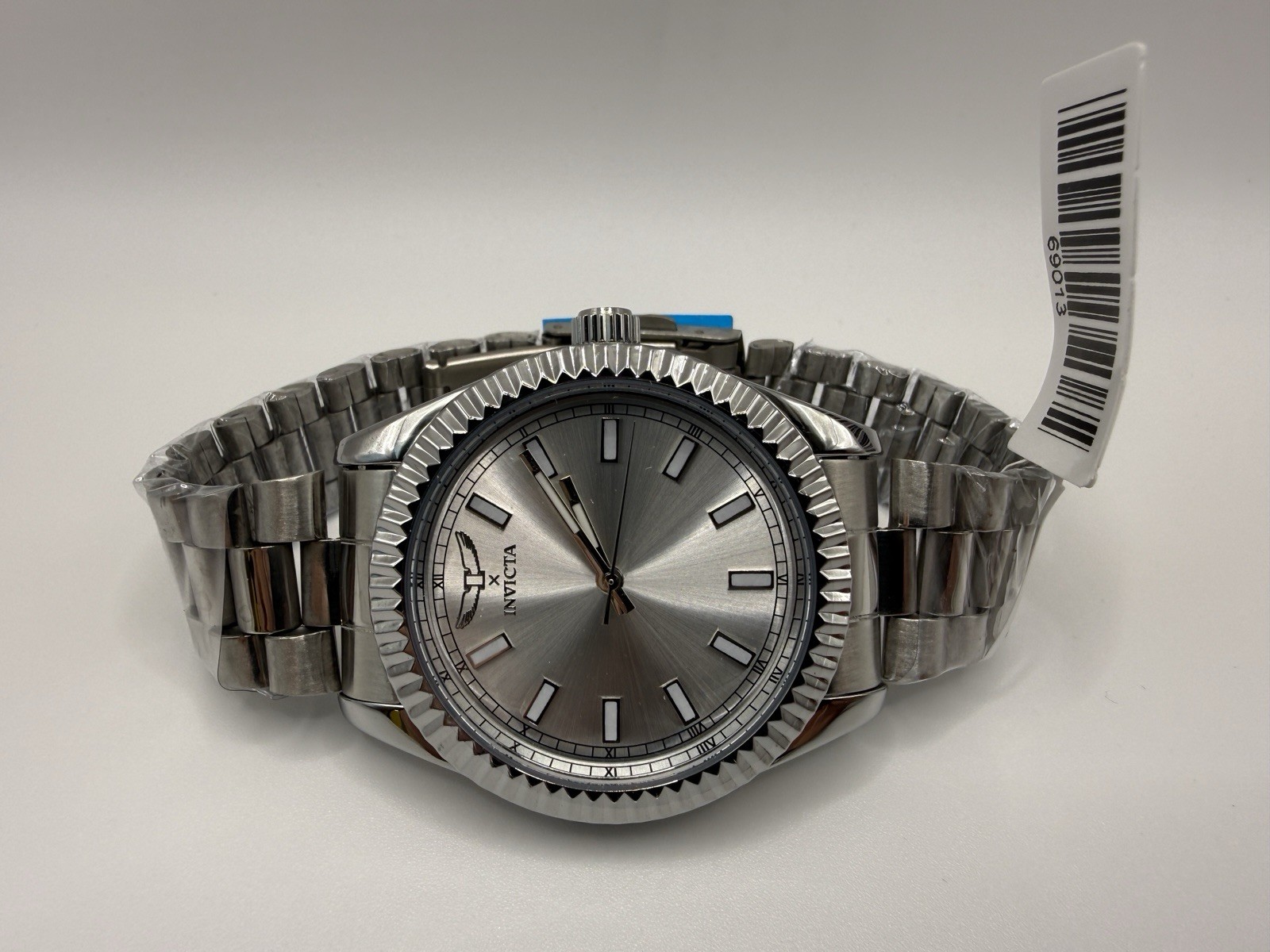 Invicta Specialty (69013) Men’s 40mm – Silver Tone Stainless Quartz Watch – NEW