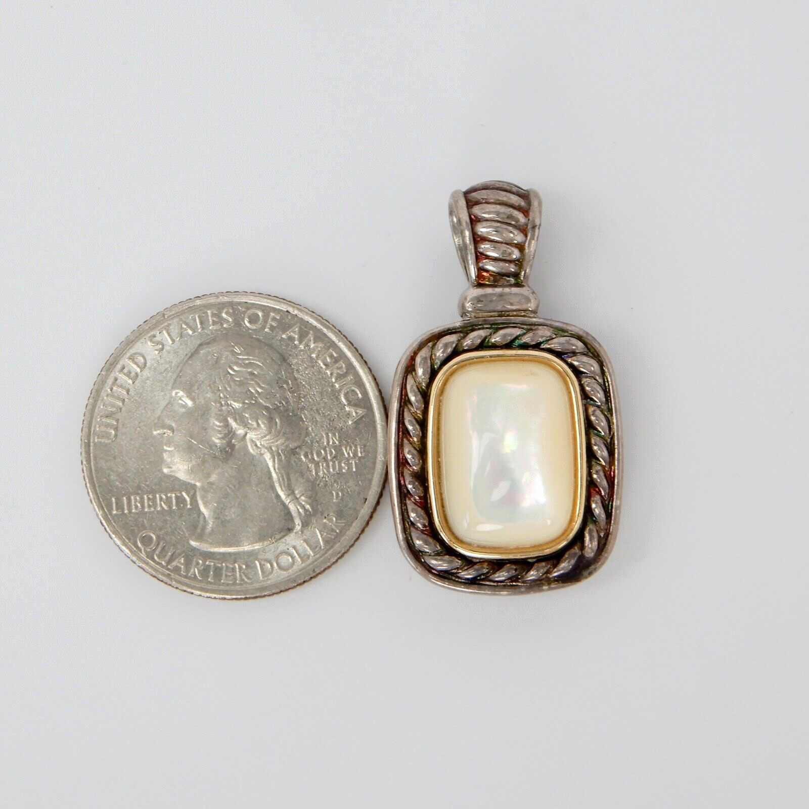 14K Yellow Gold & Sterling Silver 925 Pendant Amulet 1.2″ Mother Of Pearl 8.6 gr