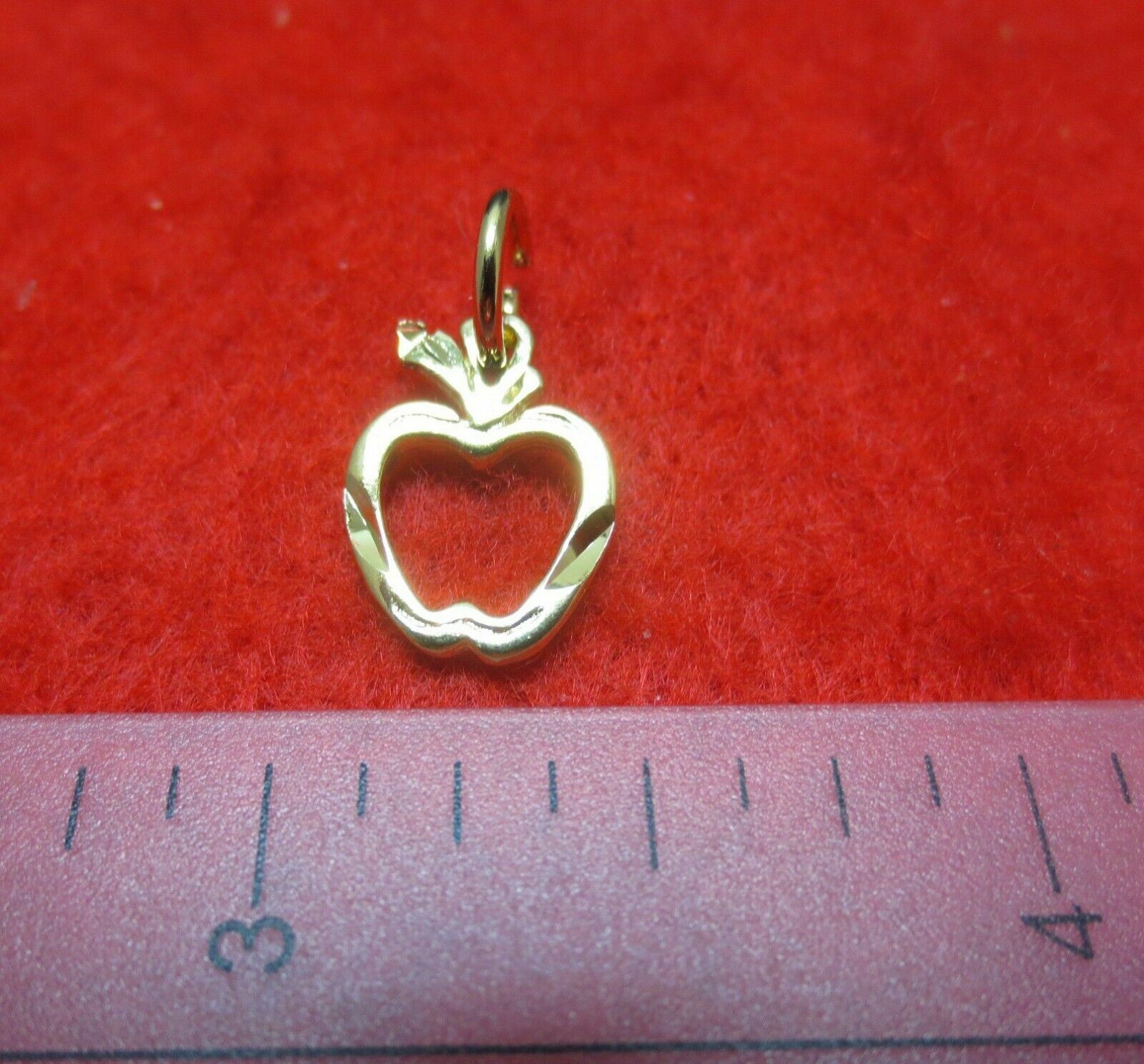 14KT GOLD PLATED BIG APPLE OUTLINE CHARM PENDANT – 2367