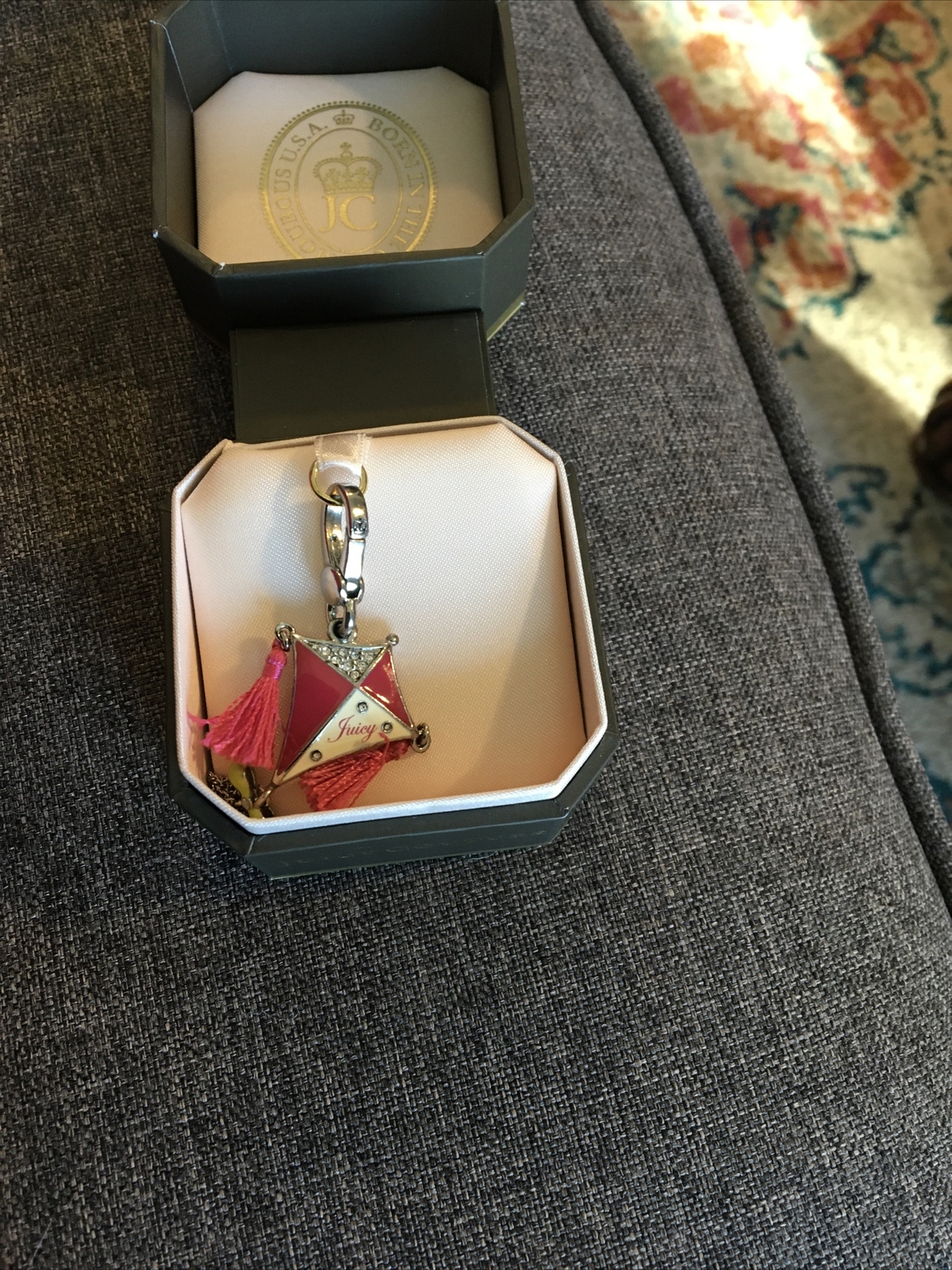 Juicy Couture 2009 Kite Charm YJRU3610 With Chain Tail And Tassels