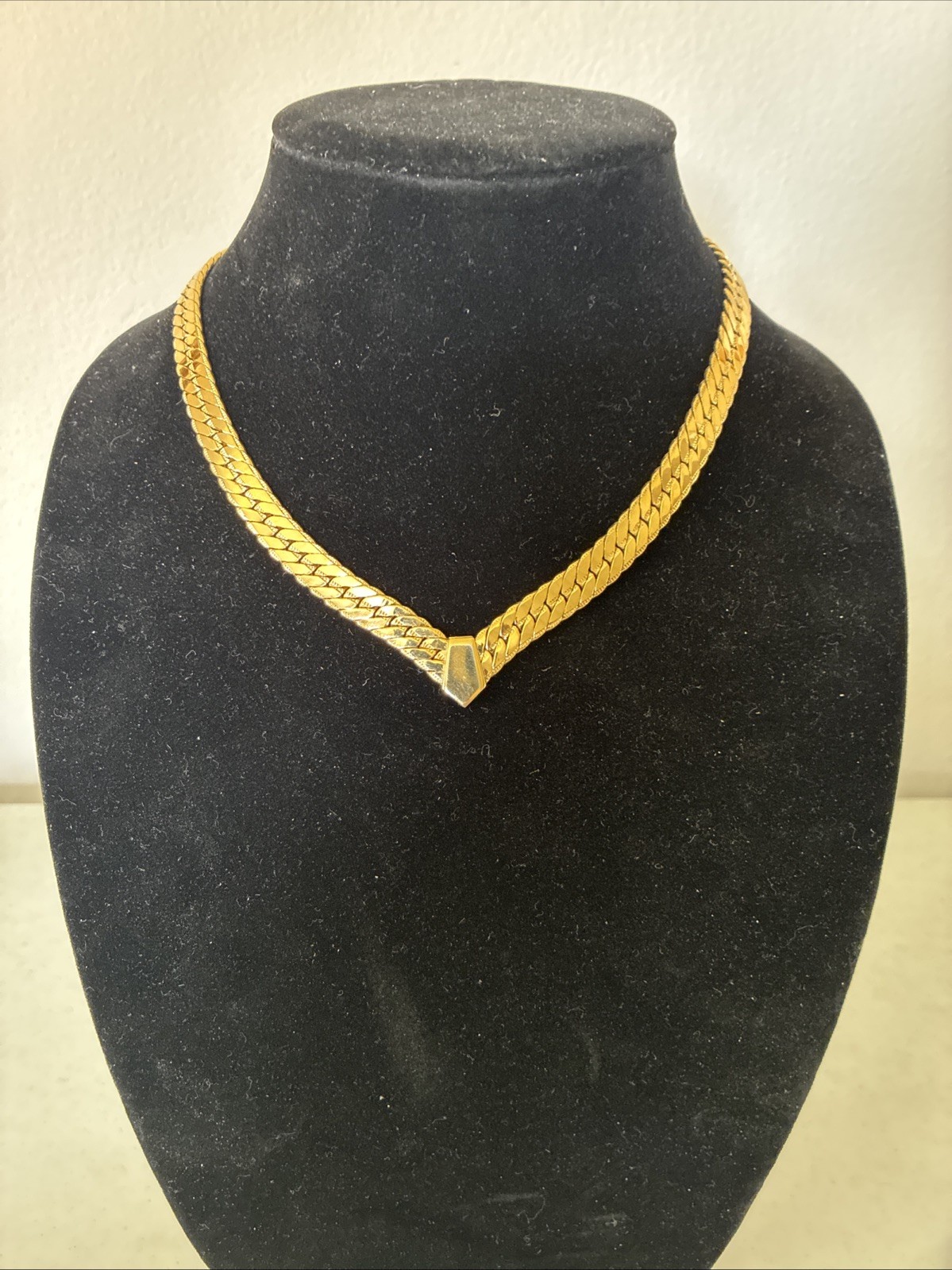 High Quality Thick Gold Chain Necklace 16″ V Shape Jewelry 1/4″ wide Smooth
