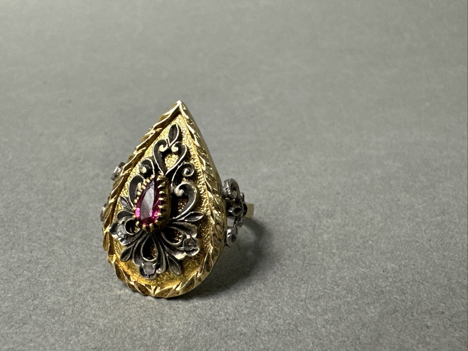 Vtg 1950s Ornate 18k Ruby 9.8g Sz 7 Ring Estate Find NR