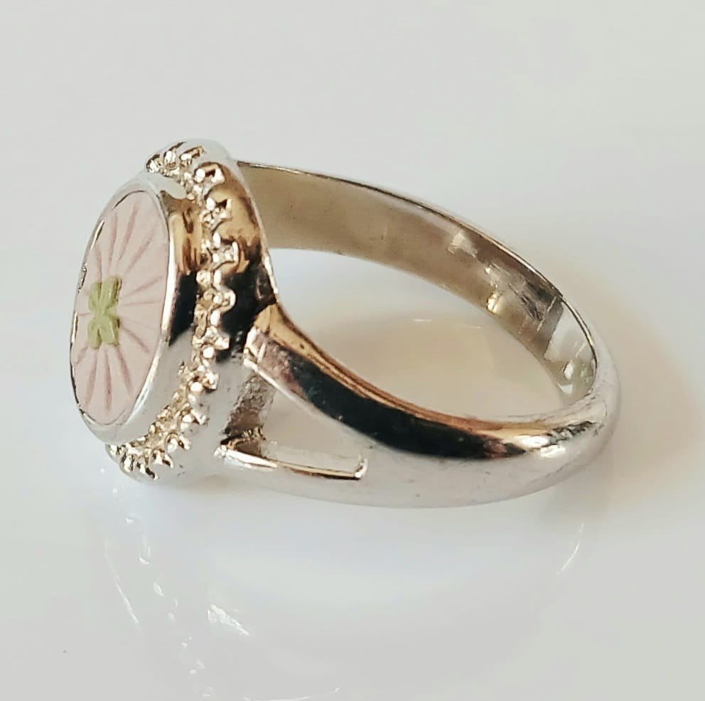 Wedgwood Jasper Lilac and Green Ring – Jewellery – Jasperware