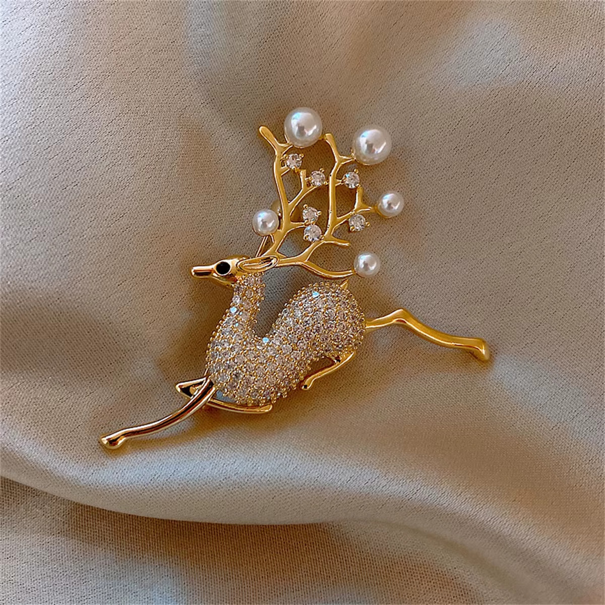 Luxury Reindeer Brooch Pin – Crystal Rhinestone Christmas Jewelry Gift for Women