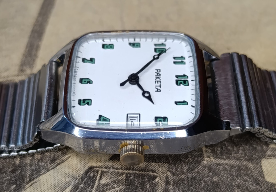 Nice collectiable Soviet Vintage Raketa Original USSR watch 2614.H 18j early 80s