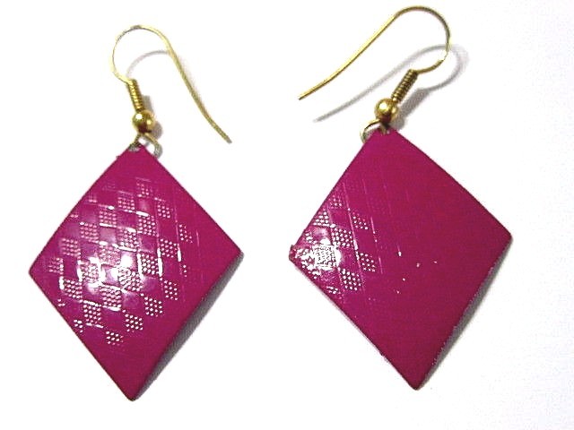 VINTAGE PLUM PURPLE PIERCED EARRINGS DISCO ERA 1980’S ENAMEL TEXTURED