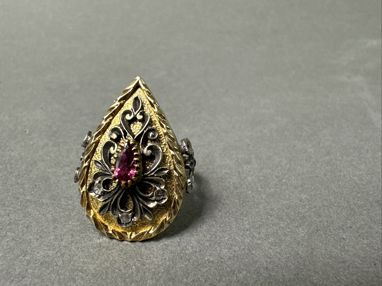 Vtg 1950s Ornate 18k Ruby 9.8g Sz 7 Ring Estate Find NR