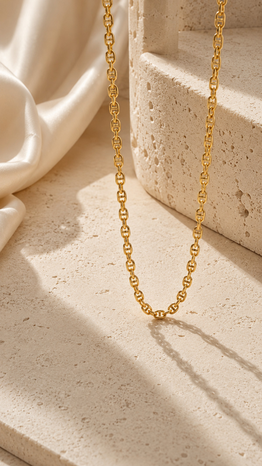 14K Gold Classic Mariner Chain Necklace
