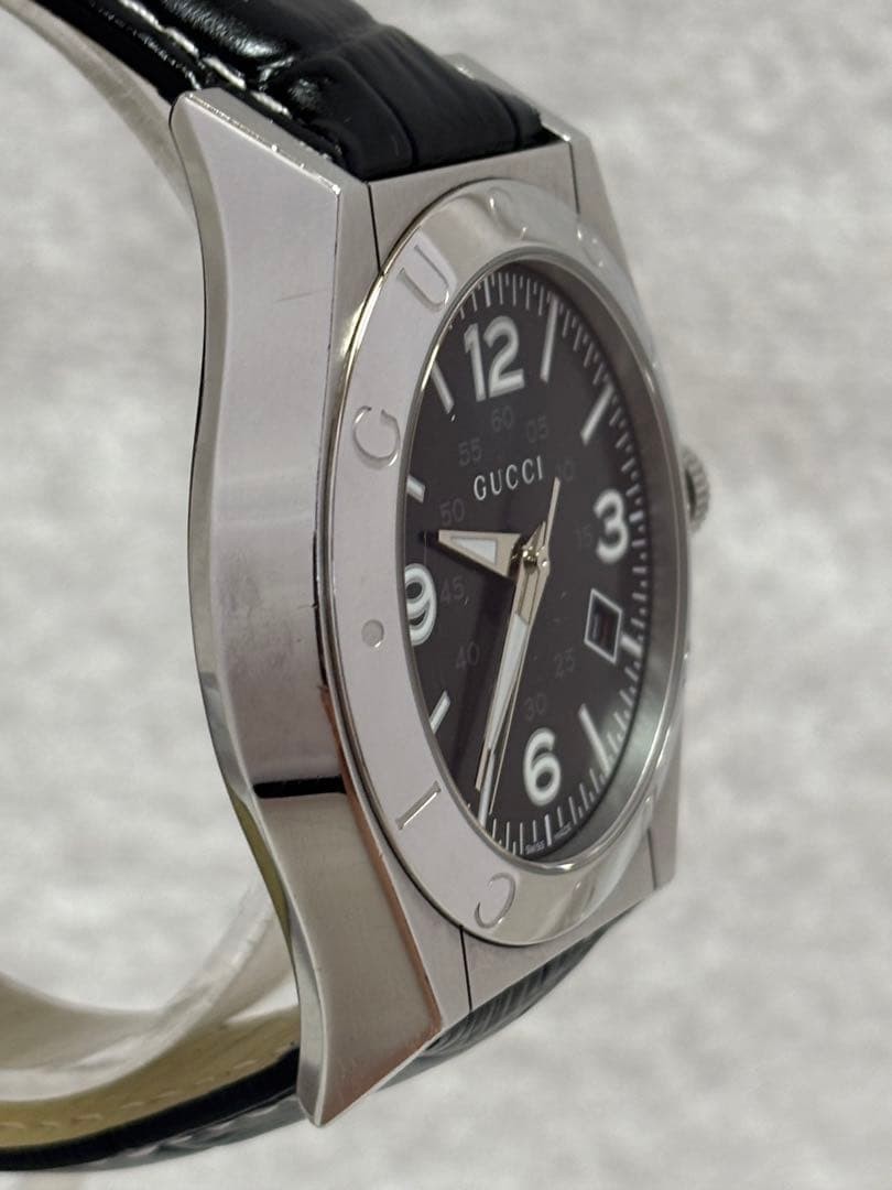 GUCCI Pantheon Quartz Date Men’s Model
