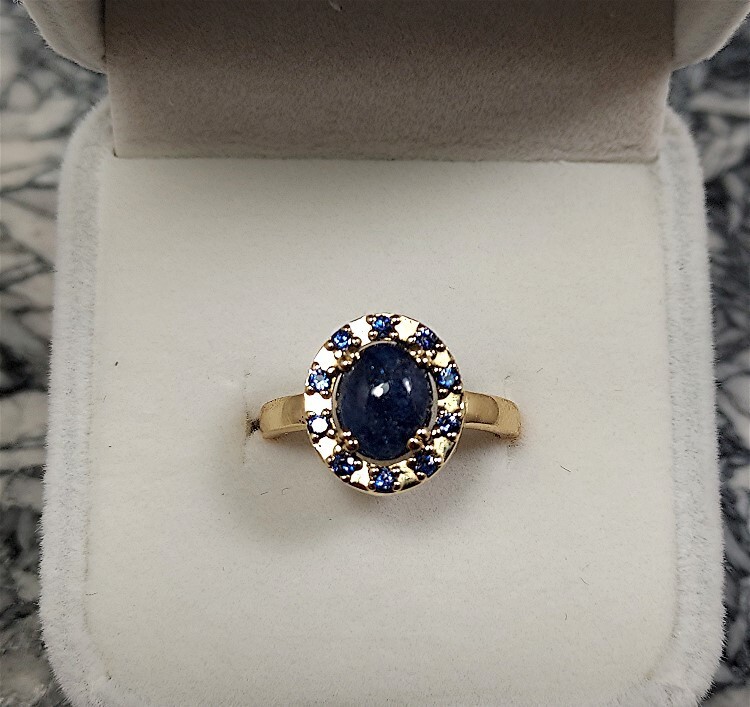 Benitoite Cab & Gemstone Ring, 18K Yellow Gold, #bcrk179