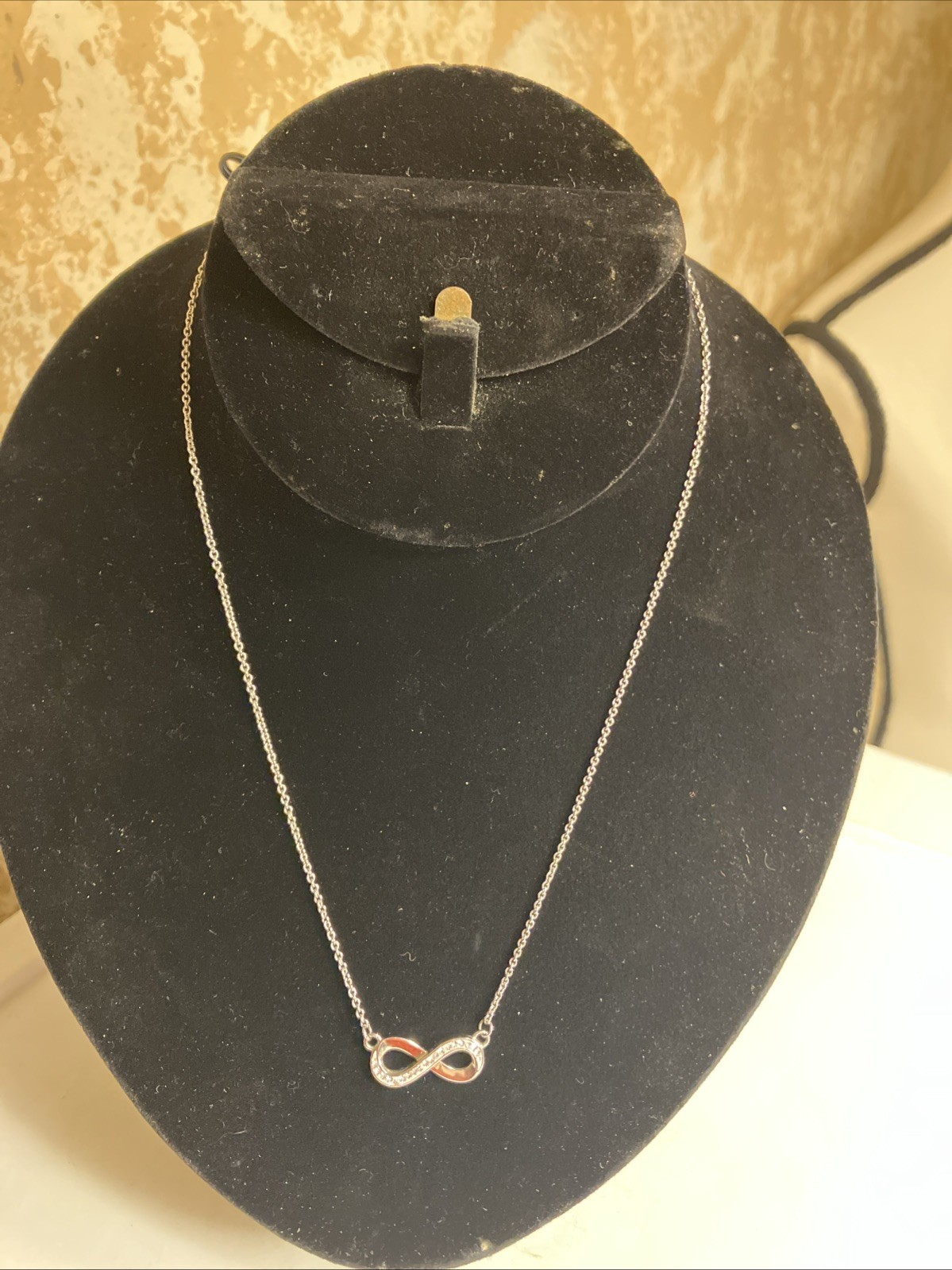 HMK LIC Stainless Steel Infinity Necklace 18-20” Adjustable Elegant Gorgeous