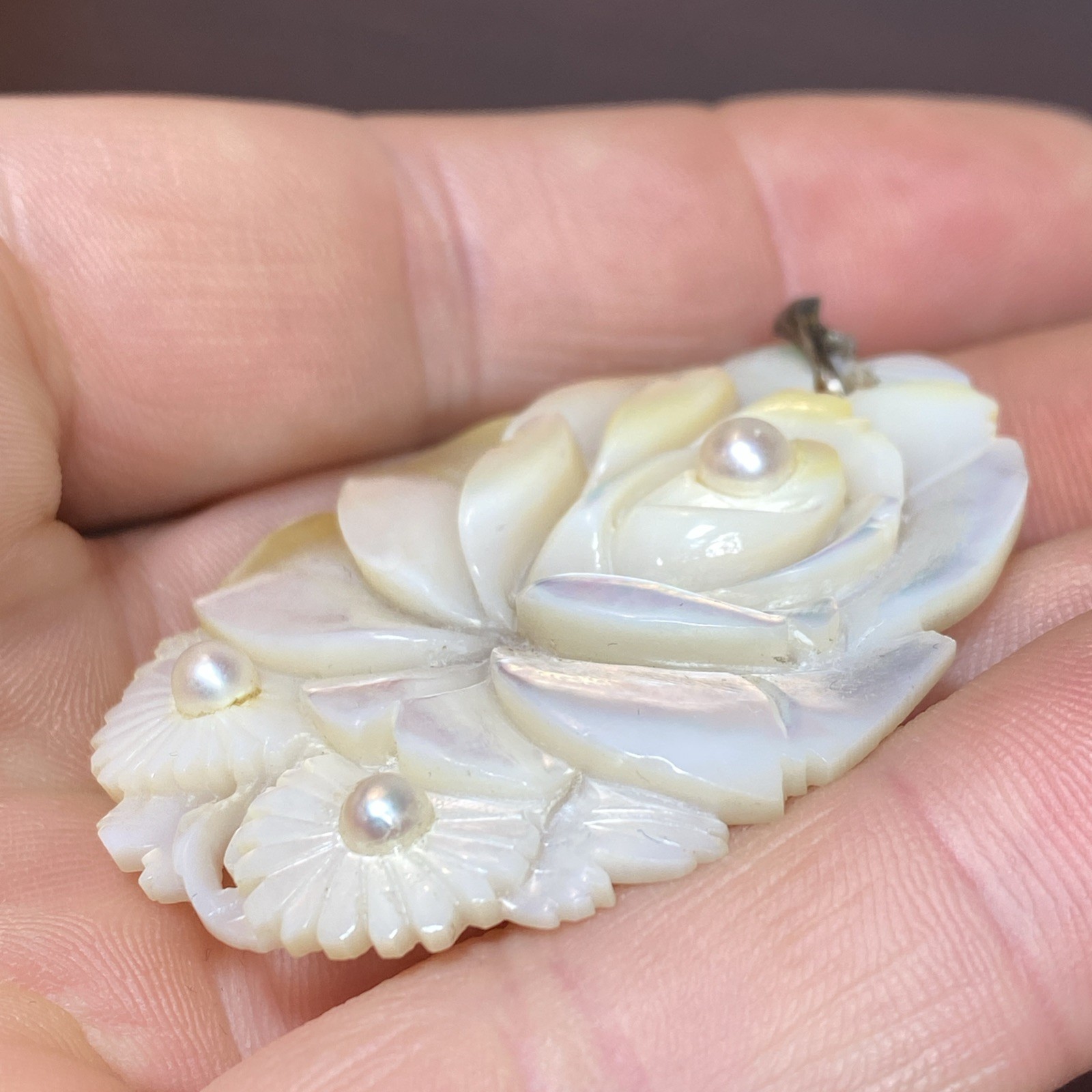 Antique Iridescent Carved MOP Shell 3 Pearls Rose Daisies Flowers Floral Pendant