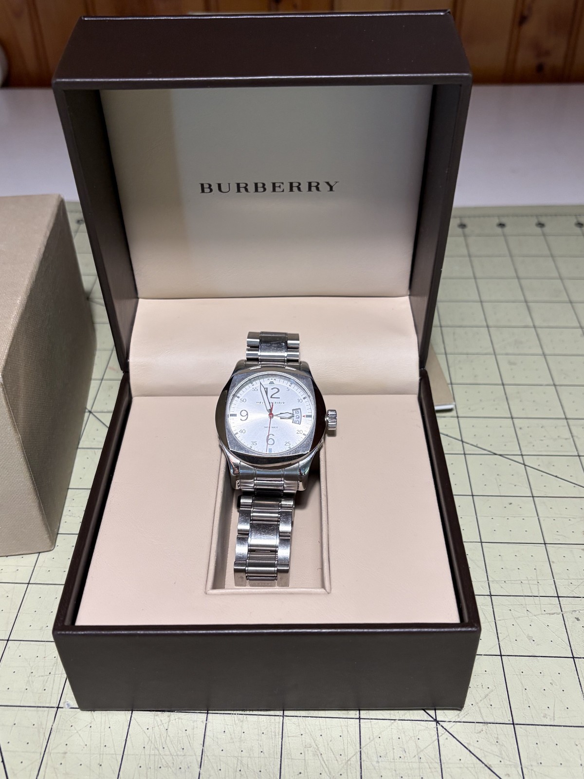 Burberry BU7637 Men’s Swiss Quartz Watch Silver Dial Box Papers Extra LinksBU