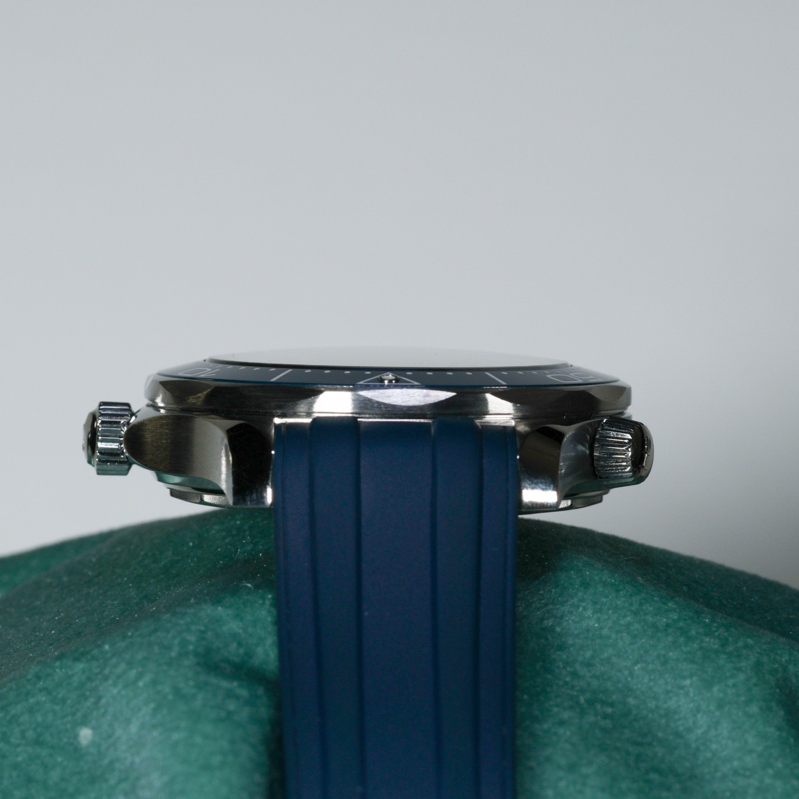 OMEGA Seamaster Diver 300M Gray Wave Blue Rubber Full Set 210.32.42.20.06.001