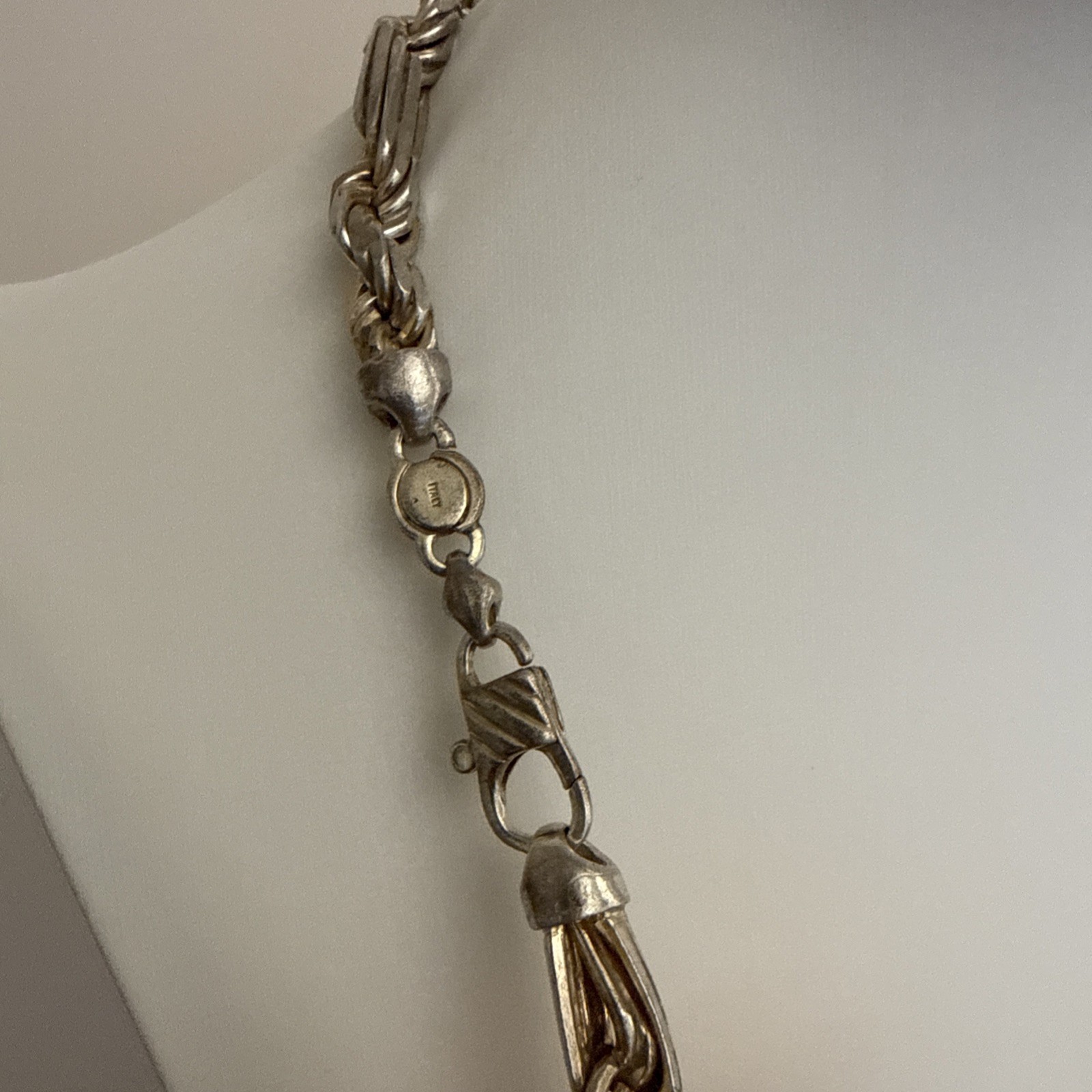 Italy 25.5″ Length Sterling Silver Figaro Chain 7.8mm (105 Gr)