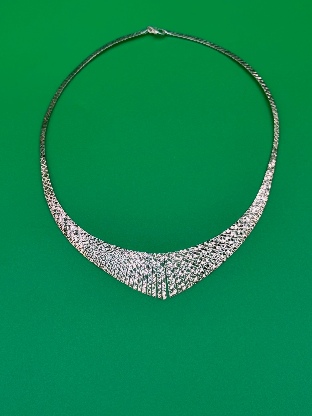 Ultra fine Silver Graduated Cleopatra necklace 18 inches with etched texture