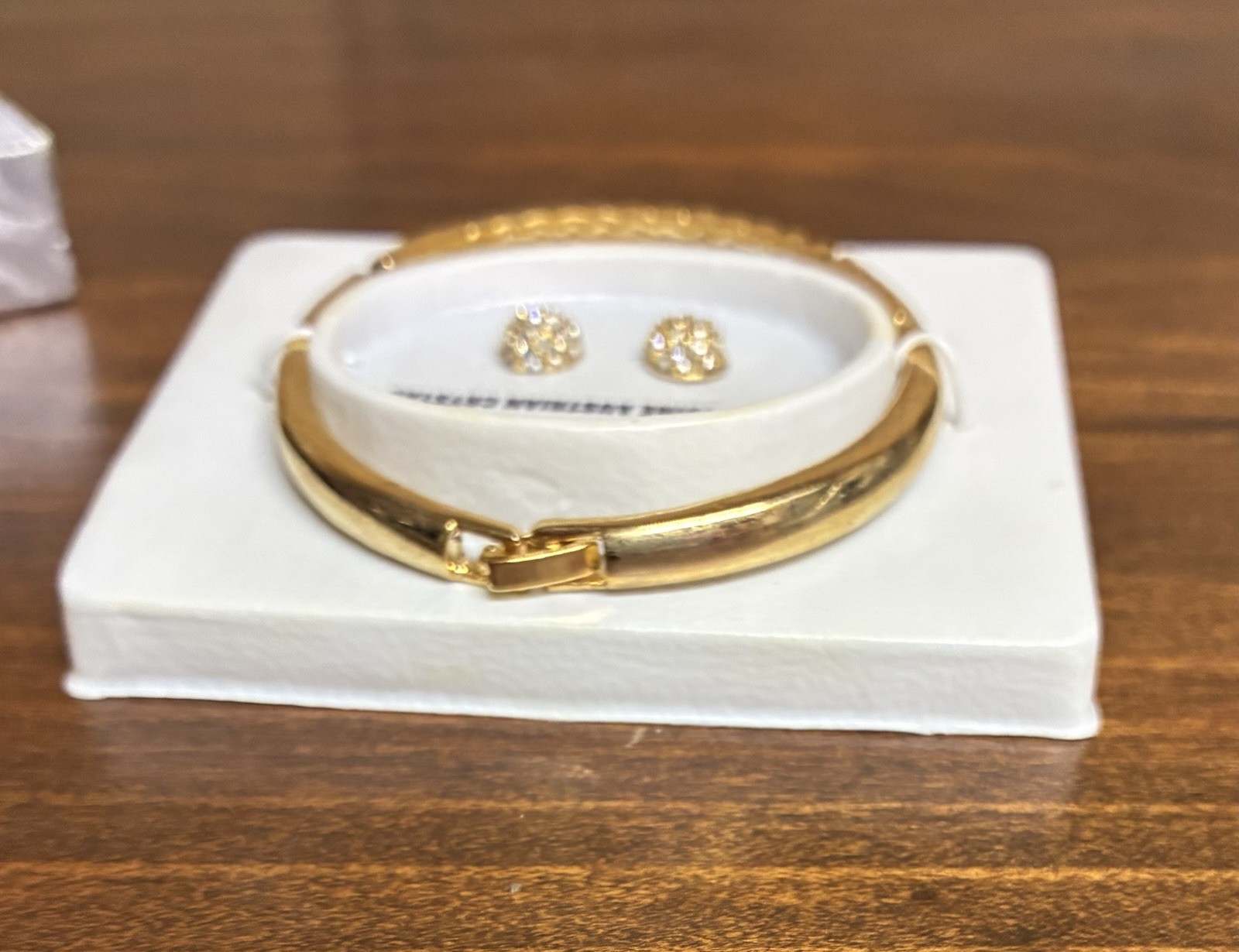 REMBRANDT EARRING AND BRACELET SET GENUINE AUSTRIAN CRYSTALS IN ORIGINAL BOX