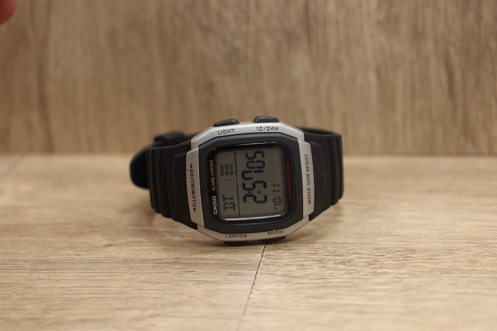 Vintage Casio Illuminator Digital Watch Men 38mm Alarm 50M Chronograph 3239W-96H