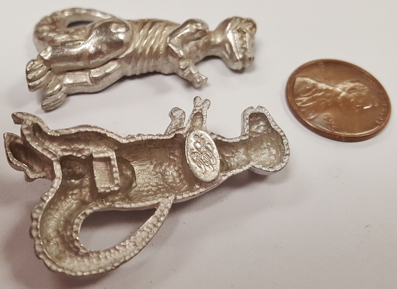 1 VINTAGE “KIRKS FOLLY” SIGNED T-REX DINOSAUR 44x22mm. CASTED METAL FINDING N540