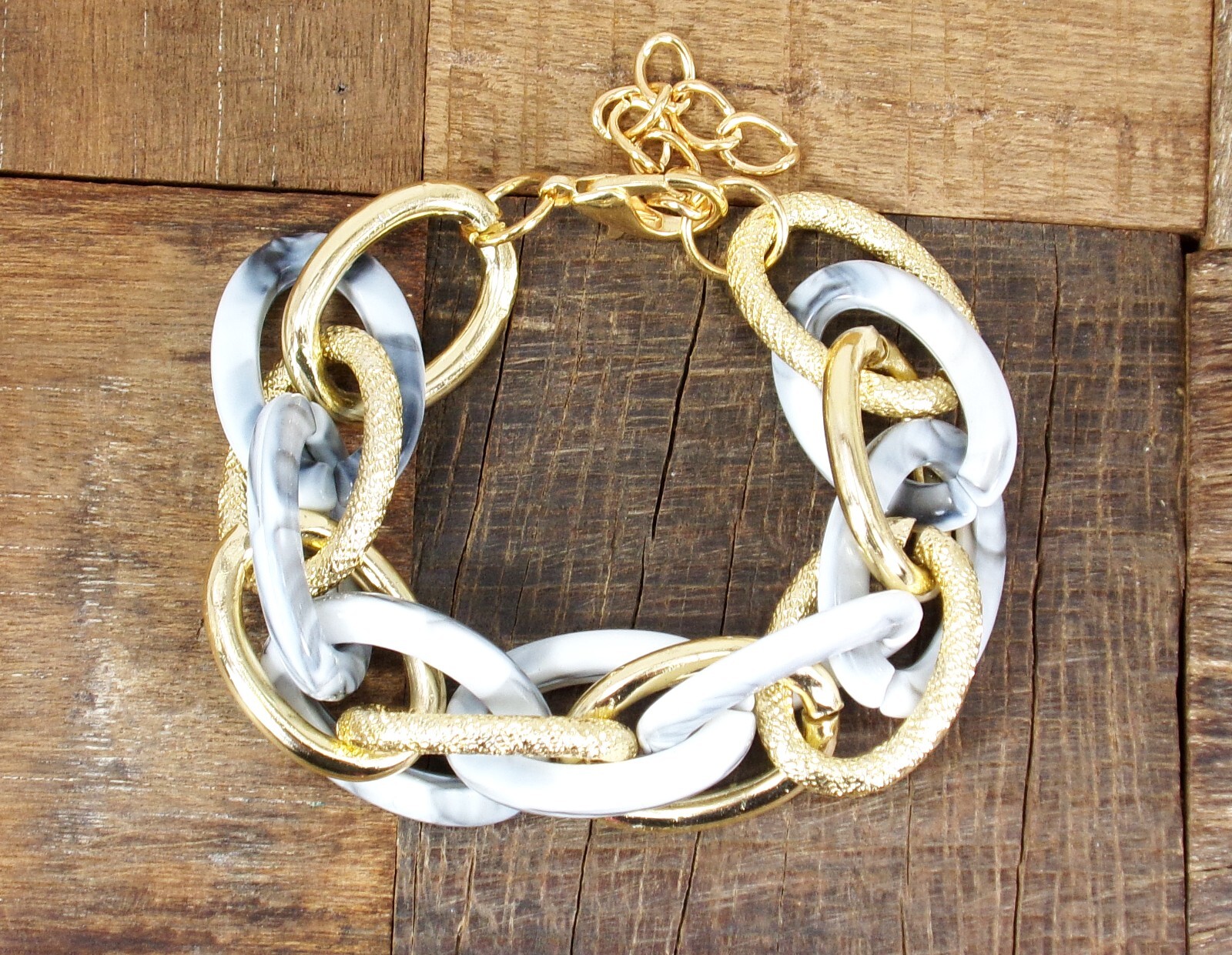 White and gold link bracelet, textured links, shiny white links, 7.5 inches New