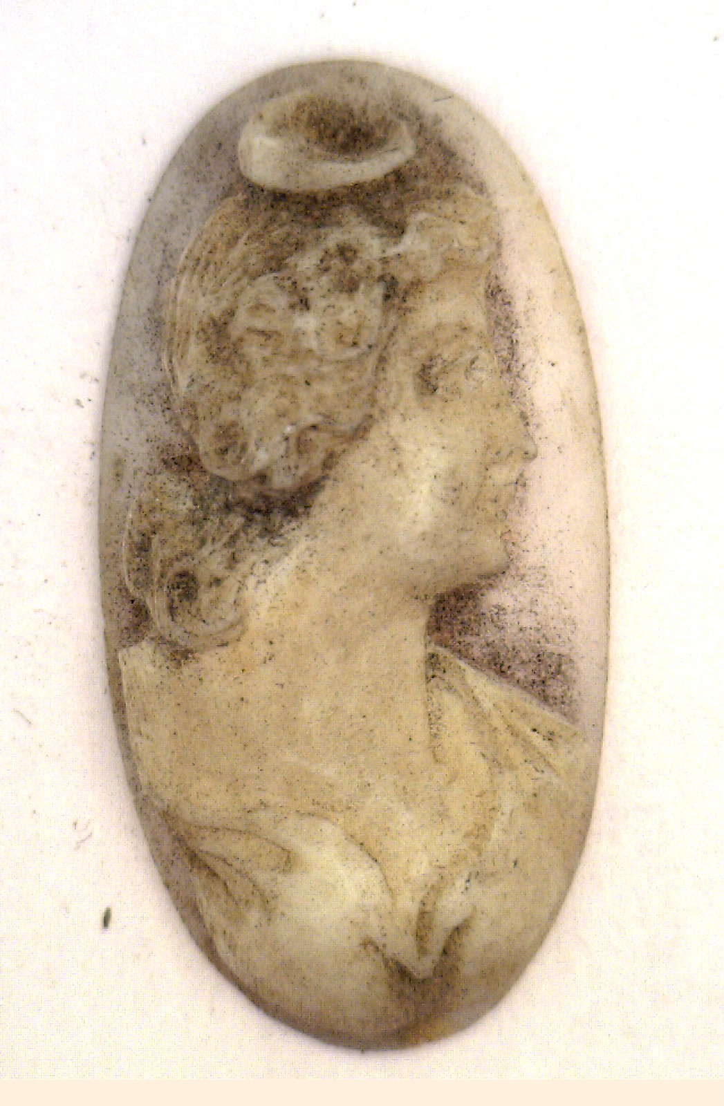 NOS Antique Oval Carved Shell Detailed Cameo Stone Piece 24 mm x 12 mm #ZZ74