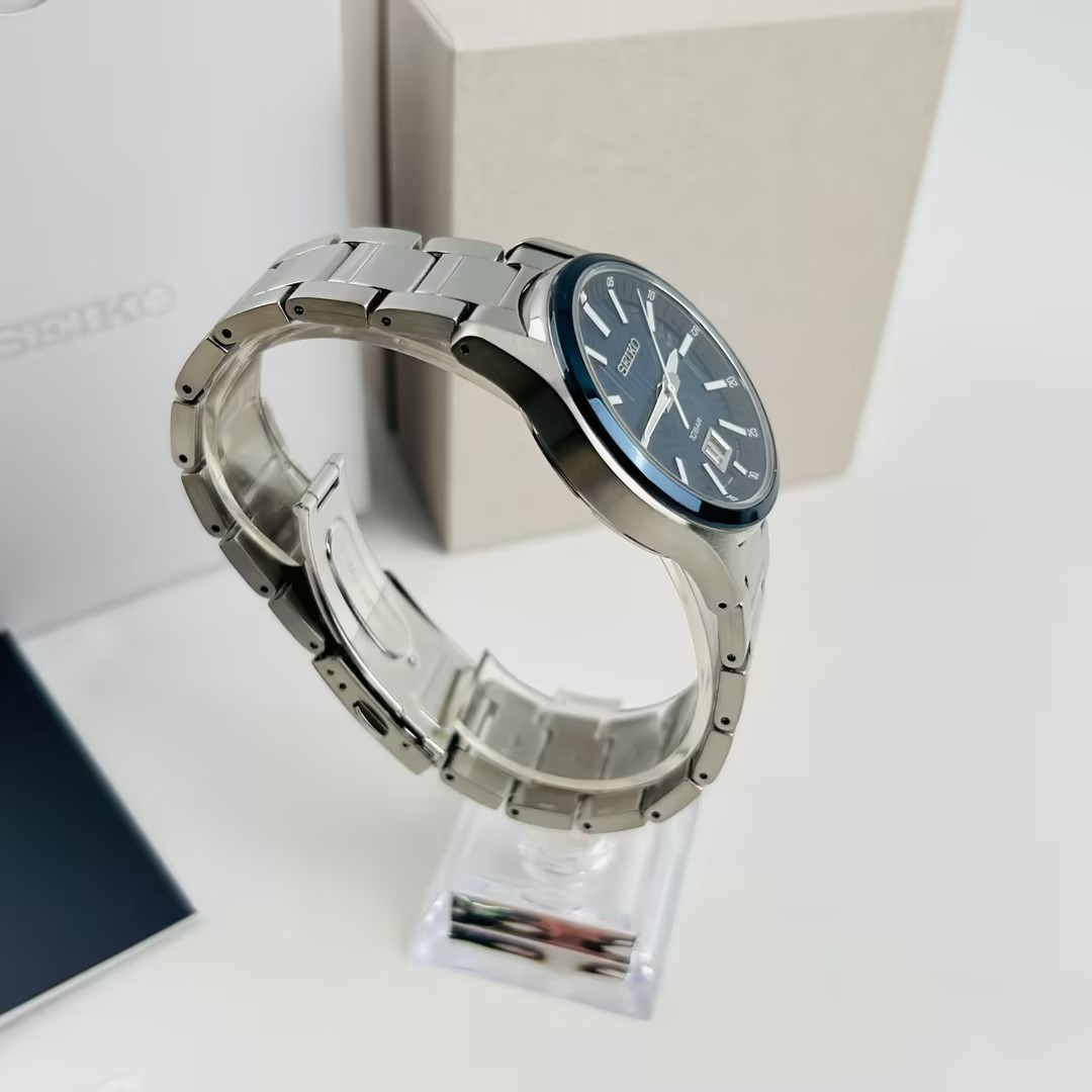 Seiko Essentials SUR559 Blue Dial Stainless Steel Men’s Quartz Watch 39.5mm New