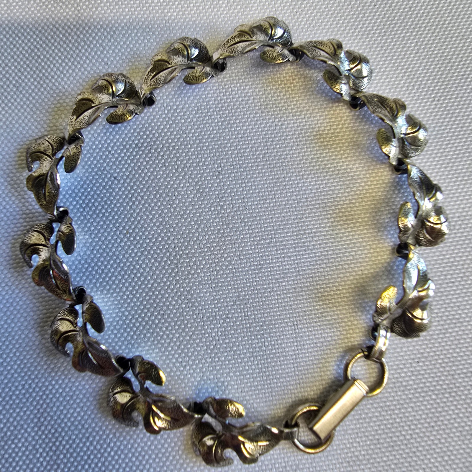 Vtg Sterling Silver Leaf Bracelet 7.32g Fine Jewelry 7.25″ Floral Fold Over