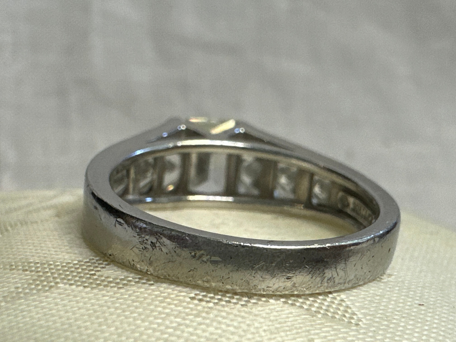 Sterling Silver Ring 5.67g Fine Jewelry Sz 9.25 Band Clear Stones