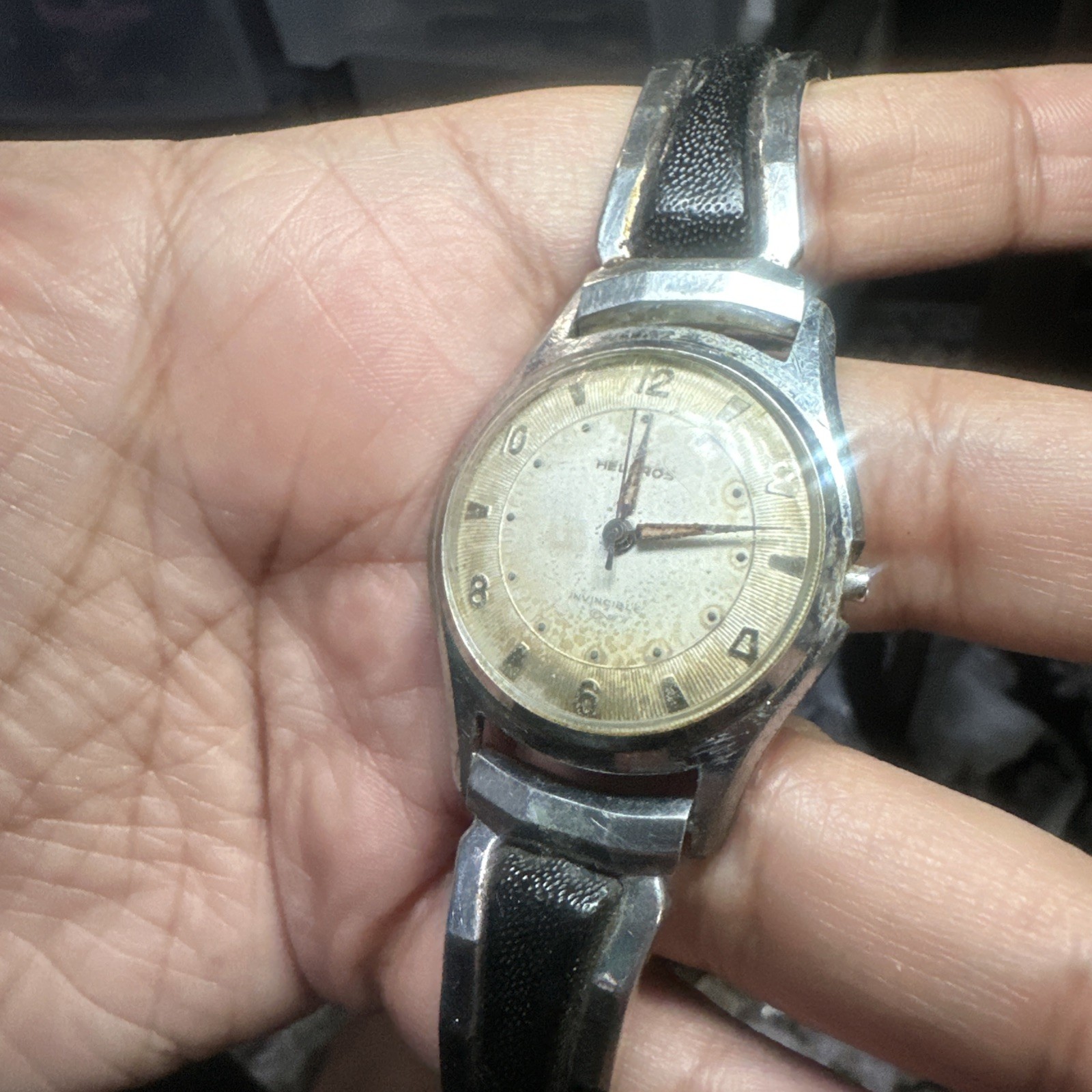 Vintage HELBROS INVINCIBLE gold mens Manual Wind 33mm Mens Watch – For Repair