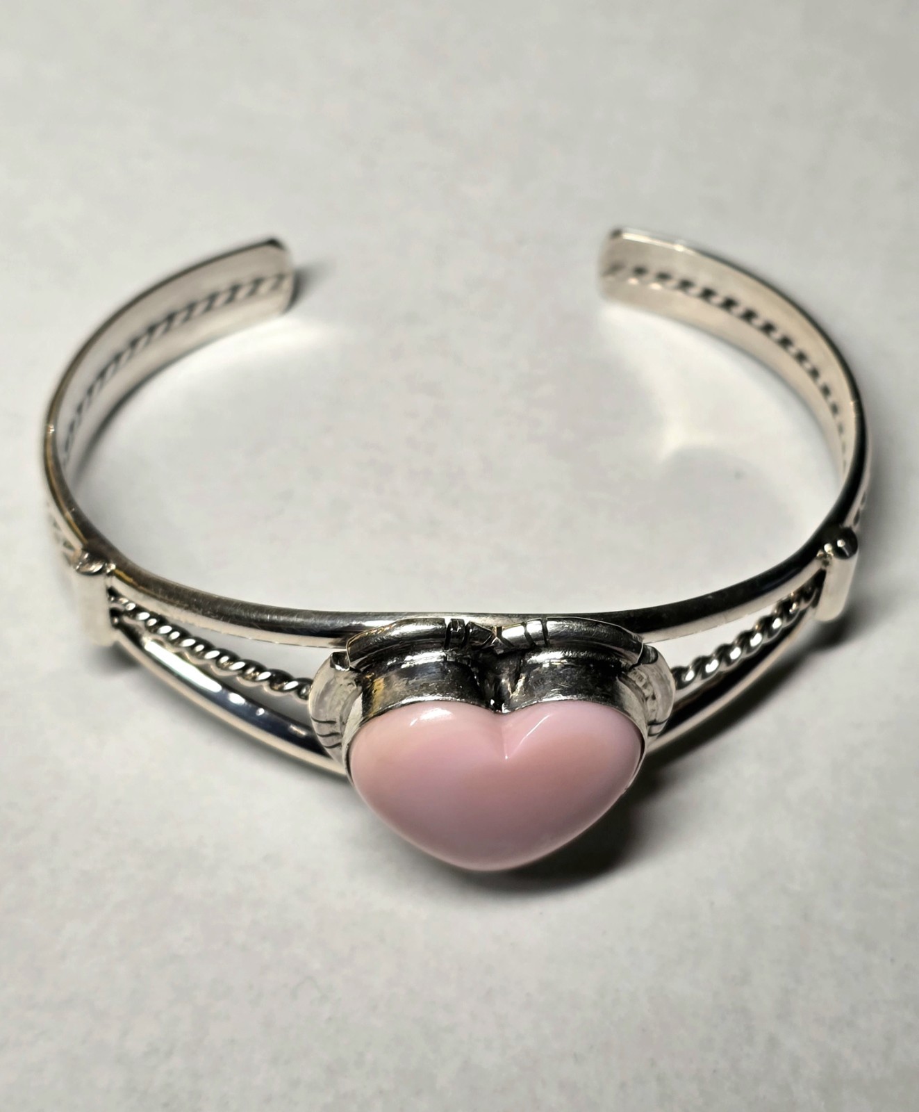 Navajo Sterling Silver Pink Conch Shell Heart Cuff Bracelet 925 Signed SE