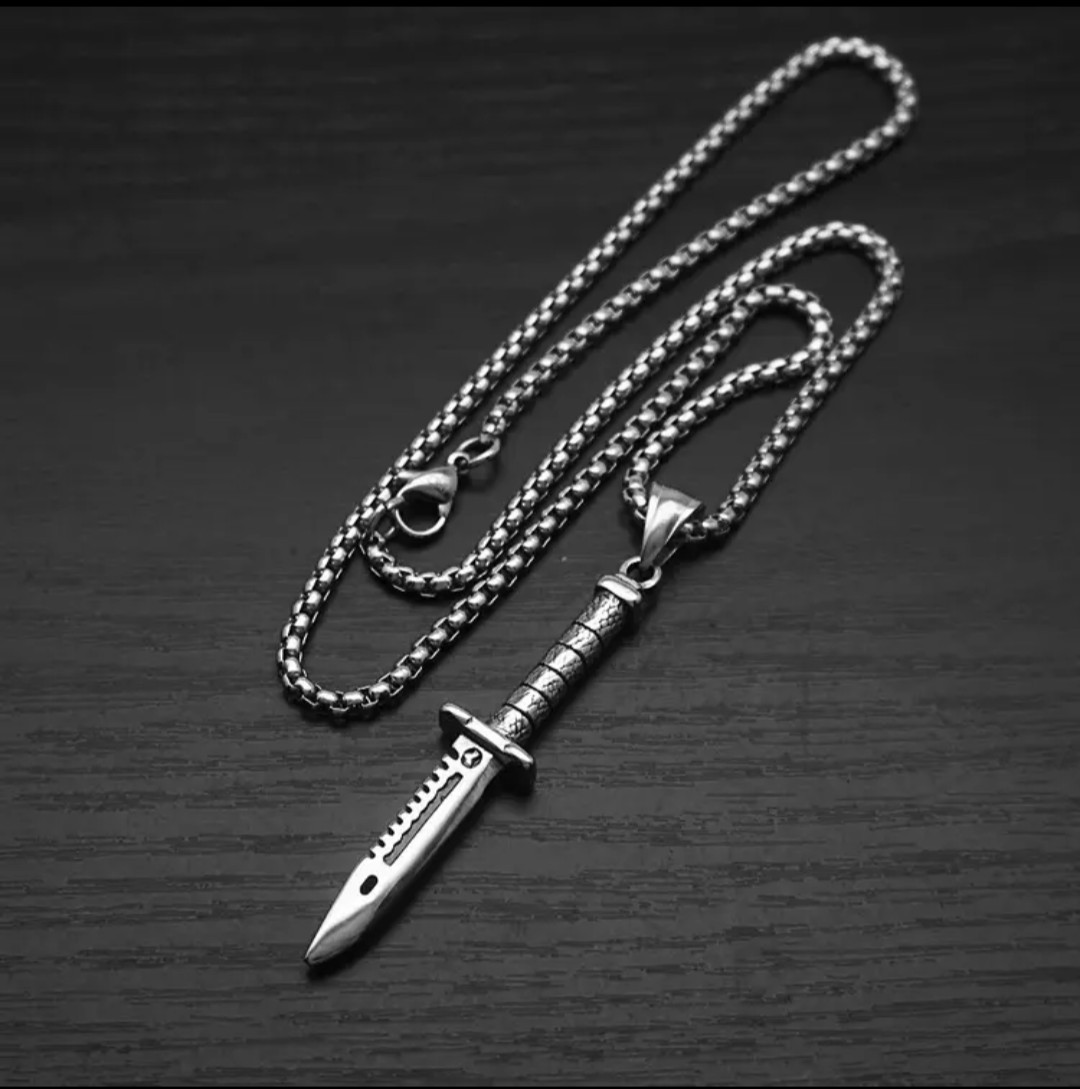 Stainless Steel Dagger Pendant Necklace Men’s Survival Knife Sword Charm Chain