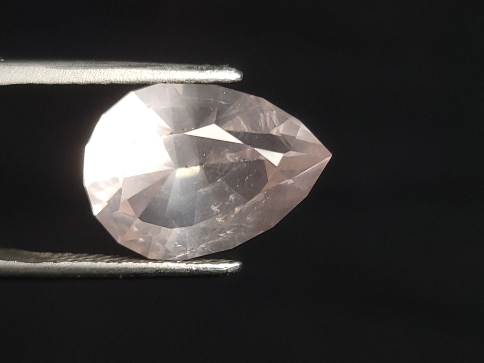 Rose Quartz Hand Cut Pear Natural Loose Gemstone (6 ct.) (14.2×10.2 mm)