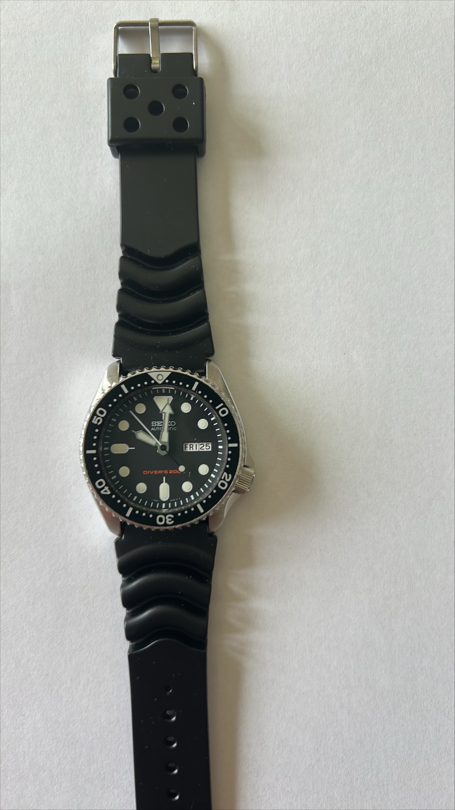 Seiko Men’s SKX007 SKX007K1 Diver Automatic Black Rubber Watch