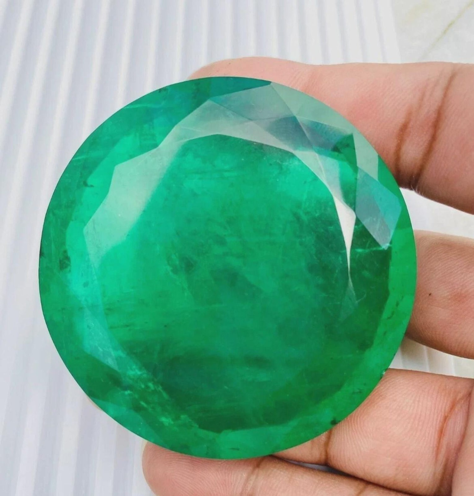 Certified Natural 100 Ct Colombian Green Emerald Round Cut Loose Gemstone
